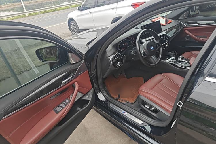 Used BMW 5 Series 2022 Restyled 525Li M Sport Package Driver Seat