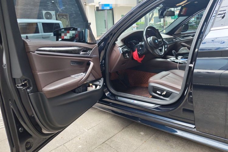 Used BMW 5 Series 2022 Restyled 525Li M Sport Package Driver Seat