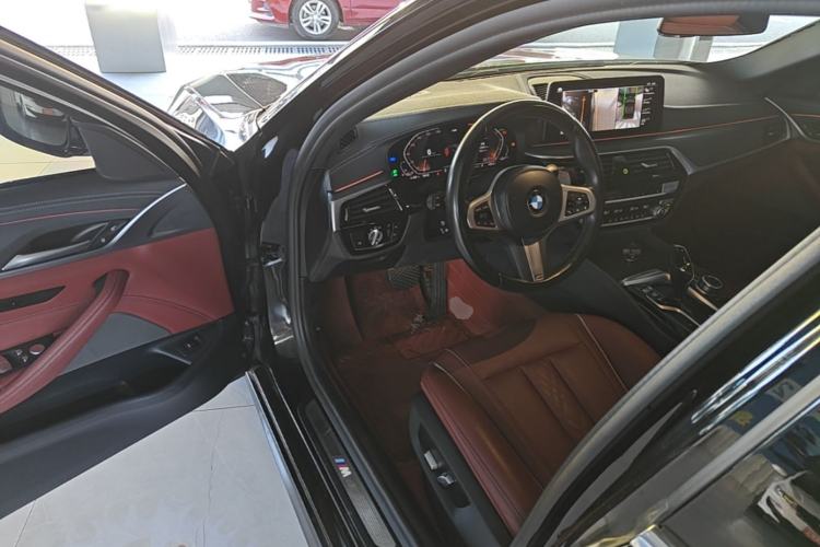 Used BMW 5 Series 2022 Restyled 530Li Leading Edition M Sport Package Driver Seat