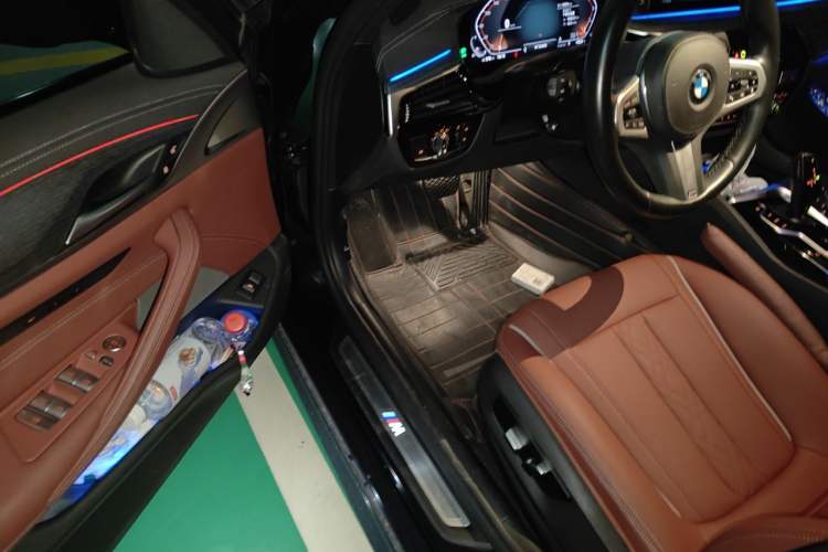 Used BMW 5 Series 2022 Restyled 530Li Leading Edition M Sport Package Driver Seat