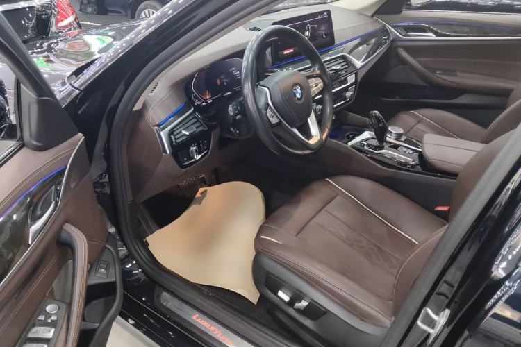 Used BMW 5 Series 2022 Restyled 525Li Luxury Package Driver Seat
