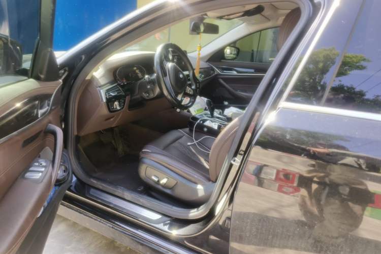 Used BMW 5 Series 2022 Restyled 525Li Luxury Package Driver Seat