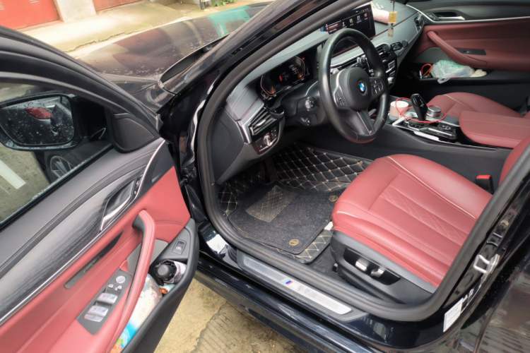 Used BMW 5 Series 2022 Second Facelift 530Li Leading Edition Luxury Package Driver Seat