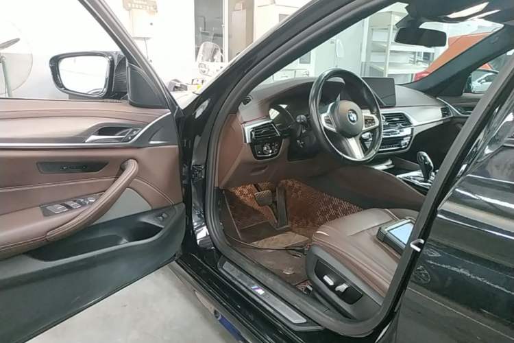 Used BMW 5 Series 2022 Revised Version 530Li xDrive M Sport Package Driver Seat