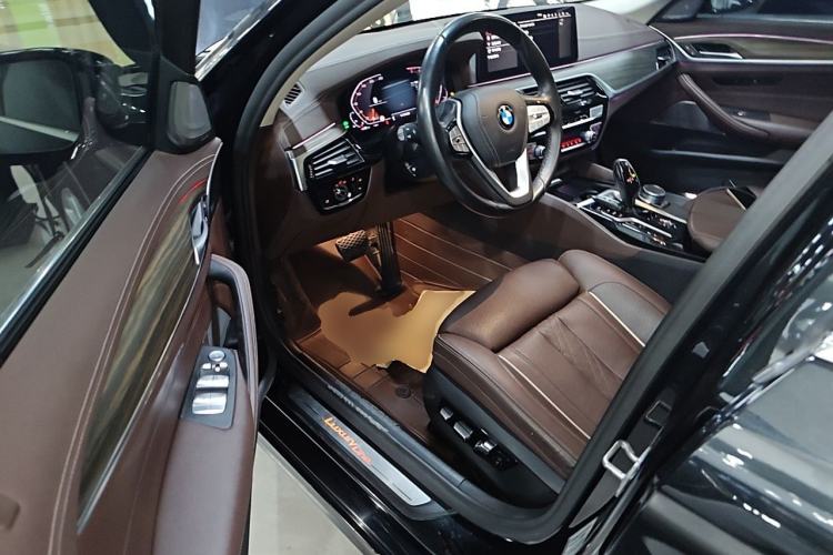 Used BMW 5 Series 2022 Updated 530Li Luxury Edition Premium Package Driver Seat