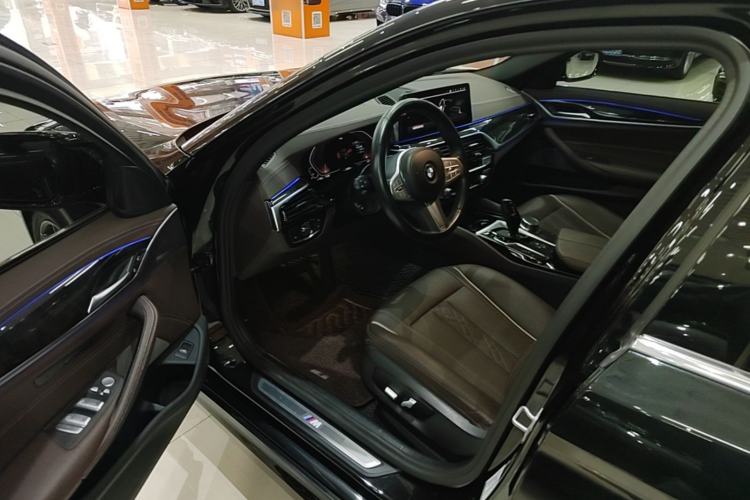 Used BMW 5 Series 2022 Restyled 525Li M Sport Package Driver Seat