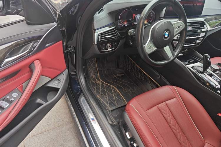 Used BMW 5 Series 2022 Second Facelift 525Li M Sport Package Driver Seat