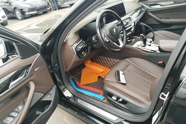 Used BMW 5 Series 2022 Restyled 525Li Luxury Package Driver Seat