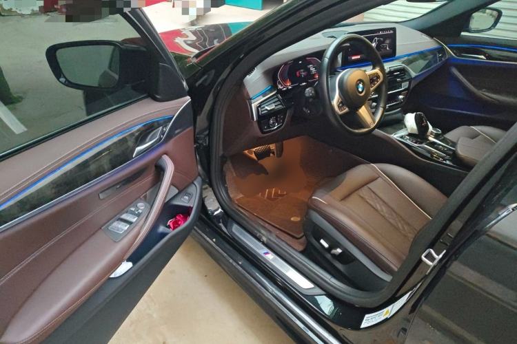 Used BMW 5 Series 2022 Restyled 525Li M Sport Package Driver Seat