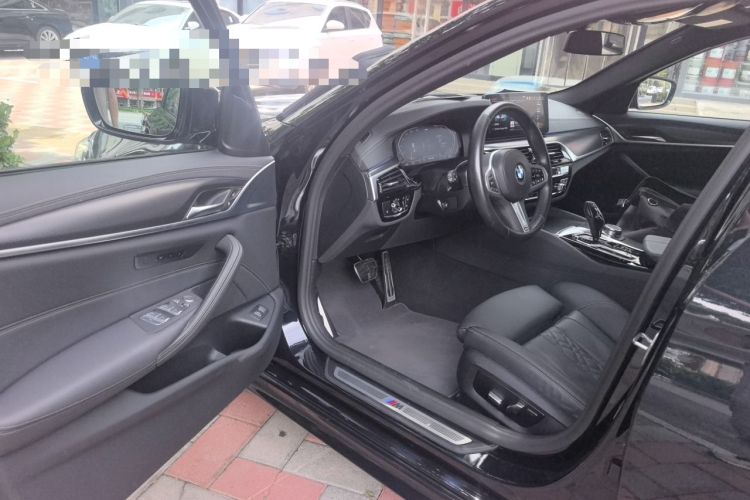 Used BMW 5 Series 2022 Second Facelift 525i M Sport Package Driver Seat