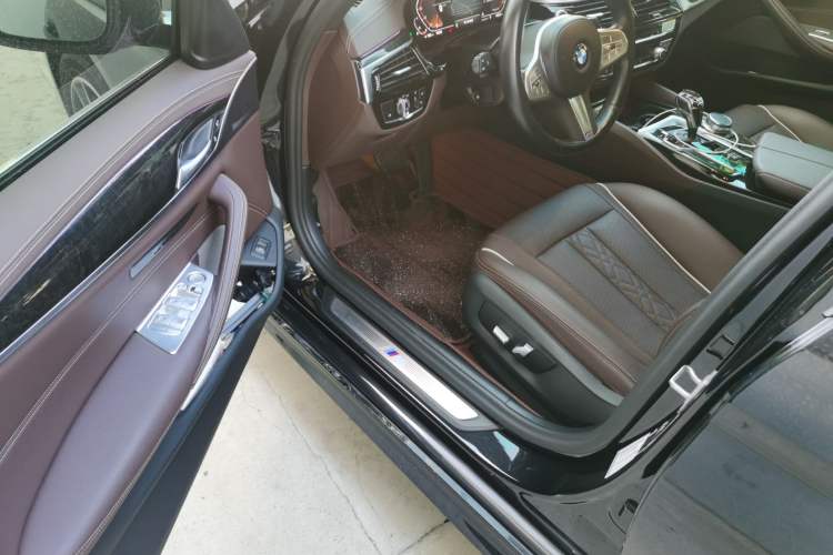 Used BMW 5 Series 2022 Second Facelift 525Li M Sport Package Driver Seat