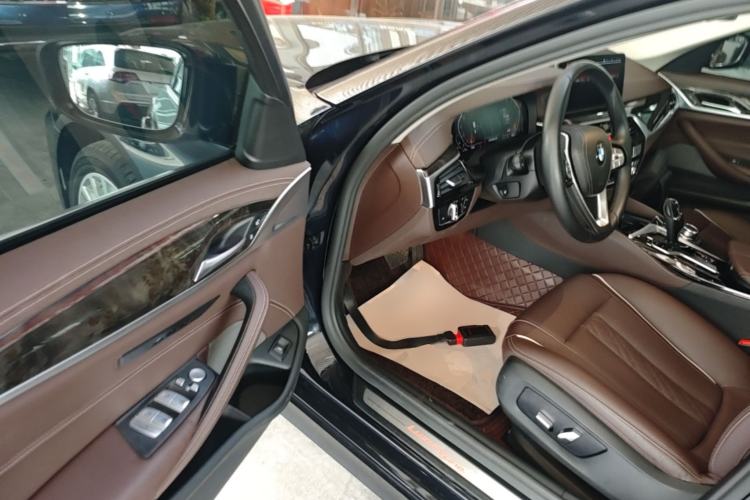 Used BMW 5 Series 2022 Restyled 525Li Luxury Package Driver Seat
