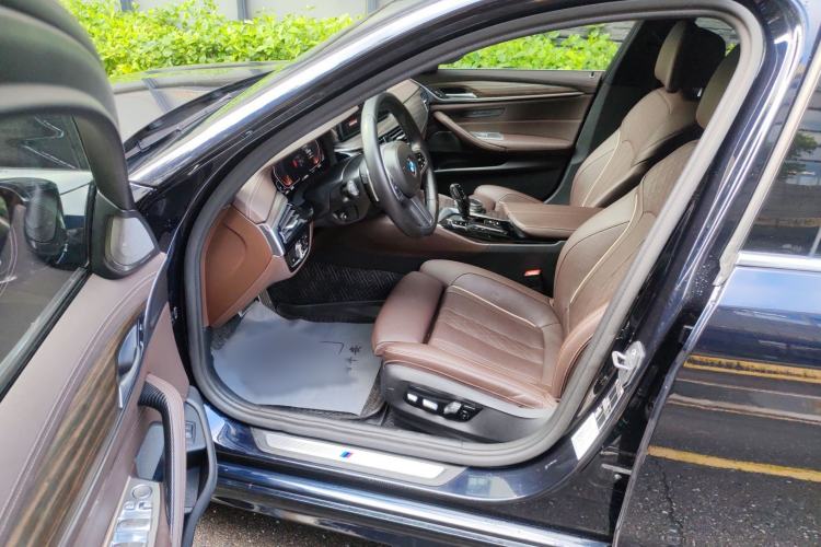 Used BMW 5 Series 2022 Second Facelift 530Li Luxury Version M Sport Package Driver Seat