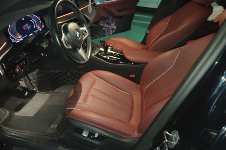 Used BMW 5 Series 2022 Restyled 530Li Leading Edition M Sport Package Driver Seat