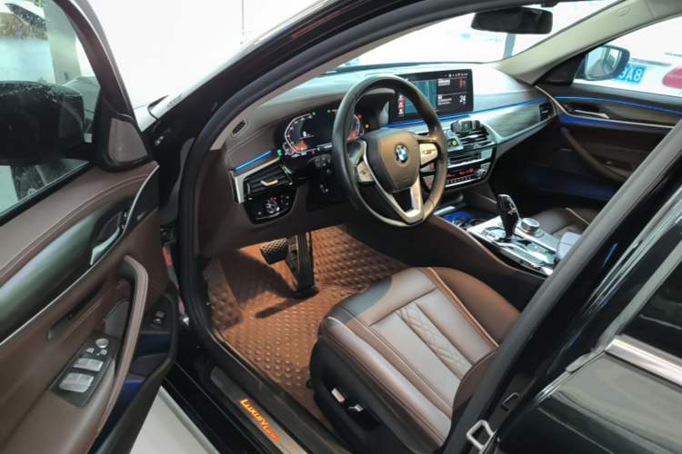 Used BMW 5 Series 2022 Updated 530Li Leading Edition Luxury Package Driver Seat