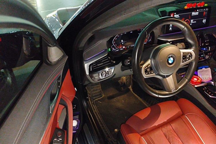 Used BMW 5 Series 2022 Second Facelift 530Li Luxury Version M Sport Package Driver Seat