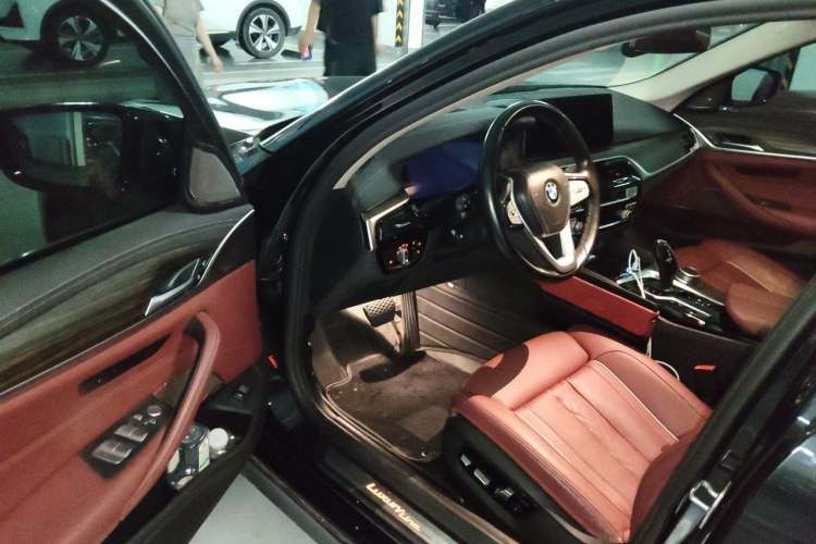 Used BMW 5 Series 2022 Updated 530Li Luxury Edition Premium Package Driver Seat