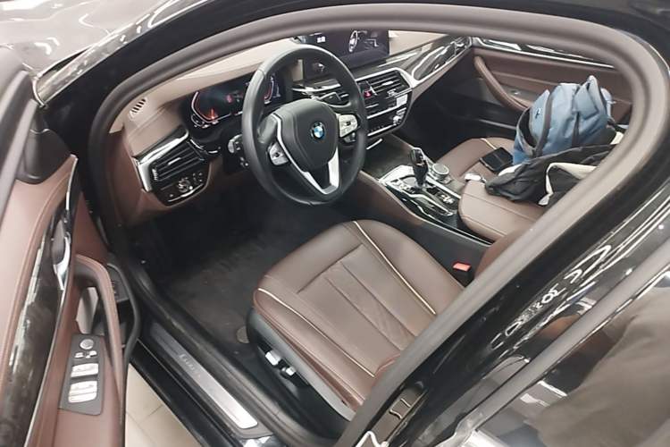 Used BMW 5 Series 2022 Second Facelift 525Li Luxury Package Driver Seat