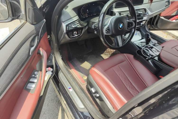Used BMW 5 Series 2022 Restyled 530Li Leading Edition M Sport Package Driver Seat