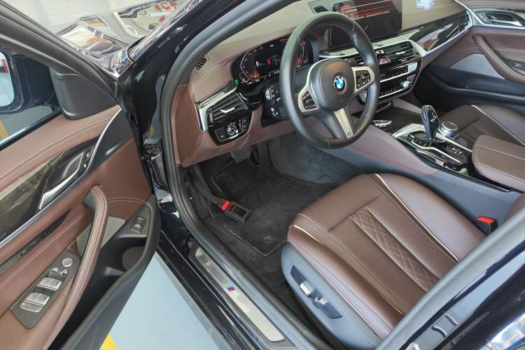 Used BMW 5 Series 2022 Restyled 525Li M Sport Package Driver Seat