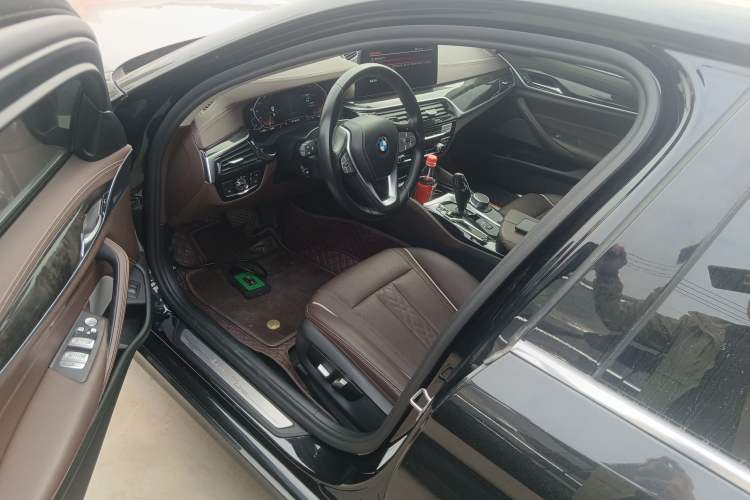 Used BMW 5 Series 2022 Restyled 525Li Luxury Package Driver Seat