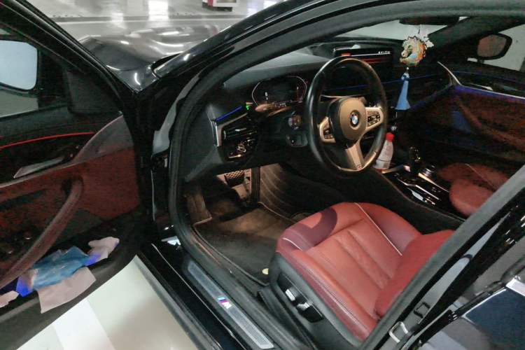 Used BMW 5 Series 2022 Restyled 525Li Luxury Package Driver Seat