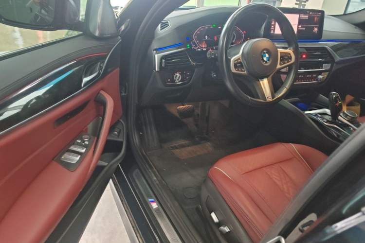 Used BMW 5 Series 2022 Restyled 525Li M Sport Package Driver Seat