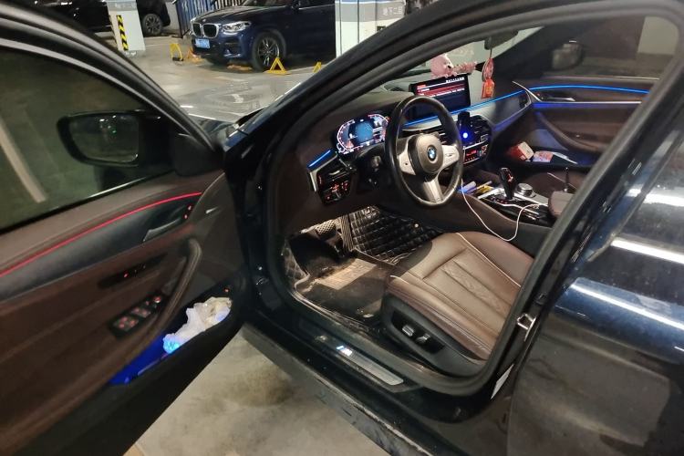 Used BMW 5 Series 2022 Restyled 530Li Leading Edition M Sport Package Driver Seat