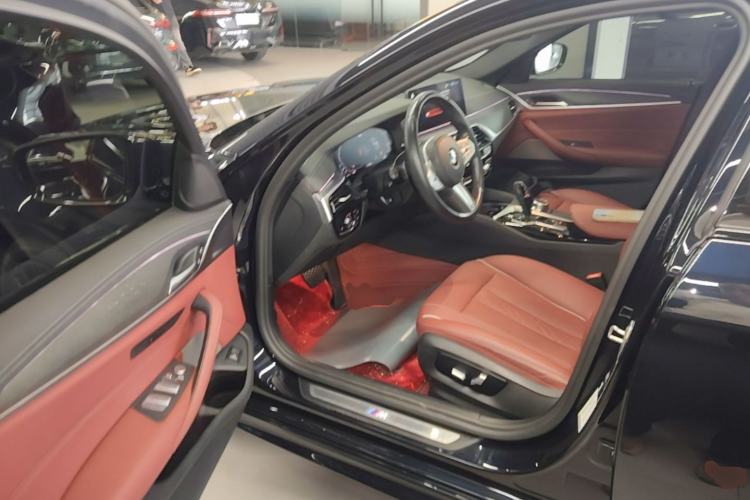 Used BMW 5 Series 2022 Second Facelift 530Li Leading Edition M Sport Package Driver Seat