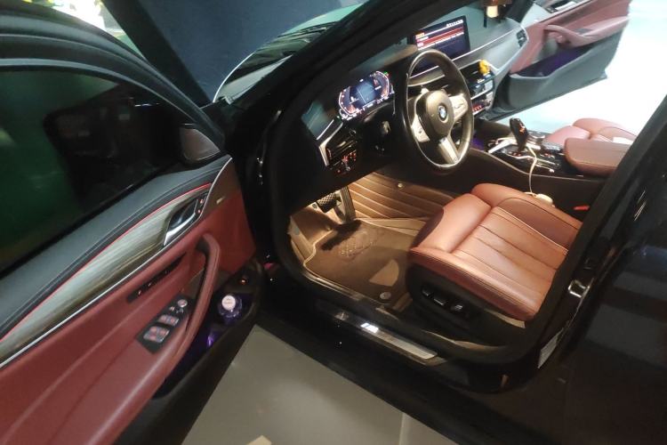Used BMW 5 Series 2022 Revised Version 3 530Li Luxury Edition M Sport Package Driver Seat