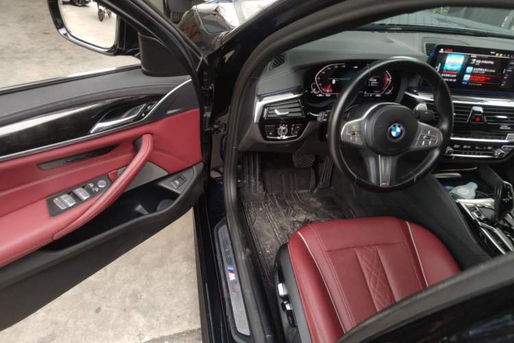 Used BMW 5 Series 2022 Second Facelift 525Li M Sport Package Driver Seat