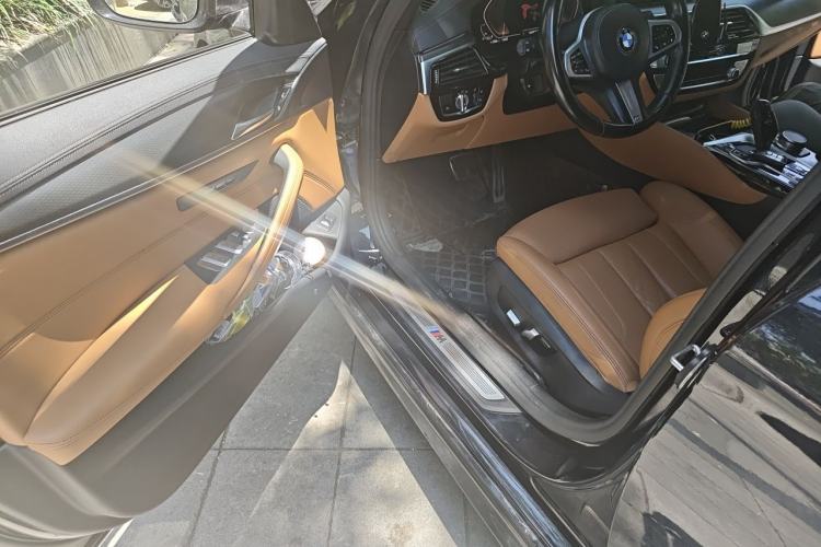 Used BMW 5 Series 2022 525i M Sport Package Driver Seat