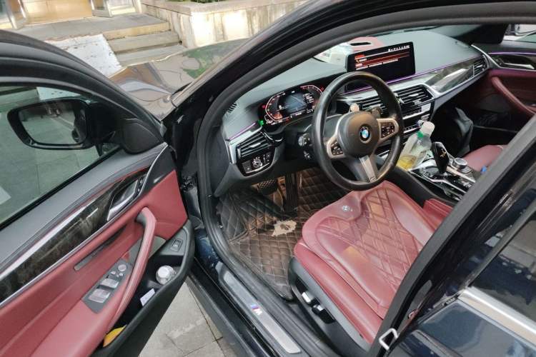 Used BMW 5 Series 2022 Restyled 530Li Leading Edition M Sport Package Driver Seat