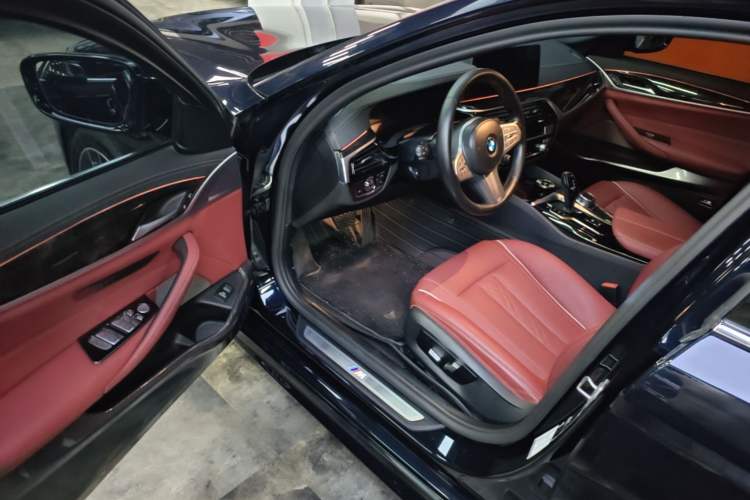 Used BMW 5 Series 2022 Second Facelift 525Li M Sport Package Driver Seat
