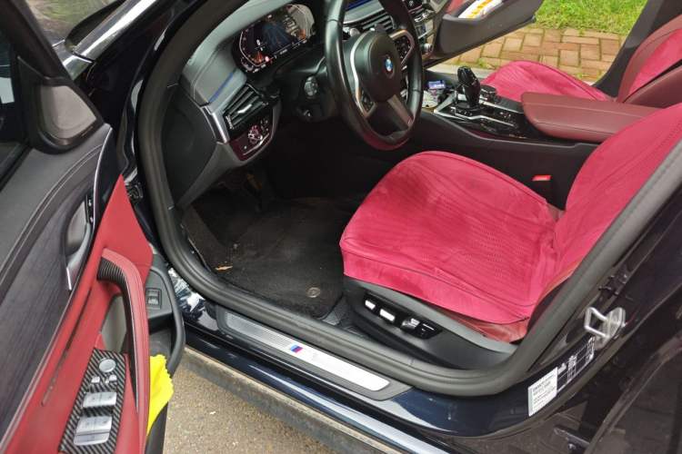 Used BMW 5 Series 2022 530Li Luxury Edition Premium Package Driver Seat