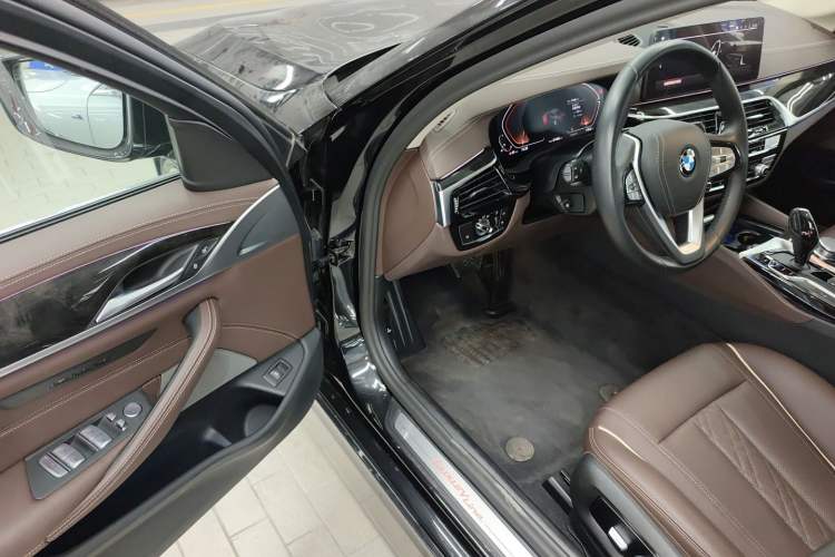 Used BMW 5 Series 2022 Second Facelift 525Li Luxury Package Driver Seat