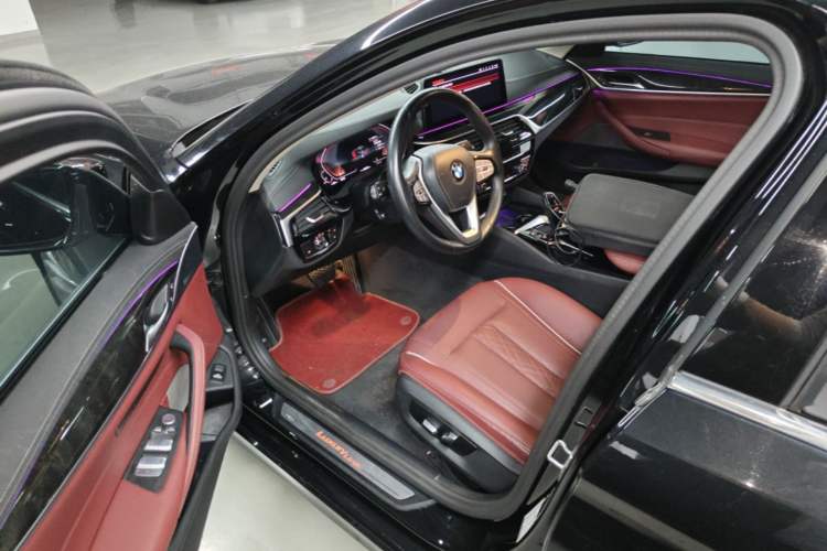 Used BMW 5 Series 2022 Second Facelift 525Li Luxury Package Driver Seat