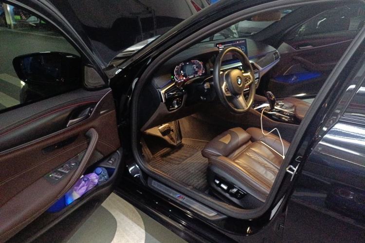 Used BMW 5 Series 2022 Restyled 540i Luxury Edition M Sport Package Driver Seat