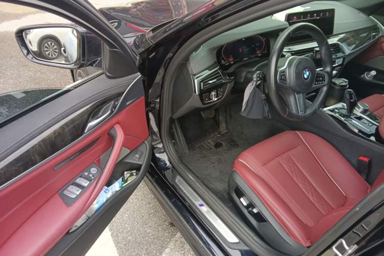 Used BMW 5 Series 2022 Restyled 525Li M Sport Package Driver Seat