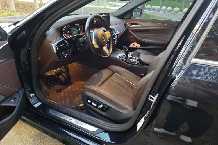 Used BMW 5 Series 2022 Restyled 530Li Luxury Edition M Sport Package Driver Seat