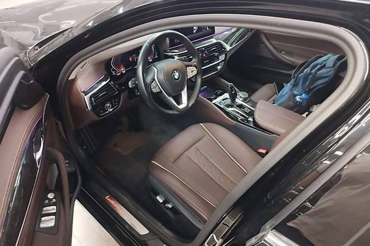Used BMW 5 Series 2022 Second Facelift 525Li Luxury Package Driver Seat