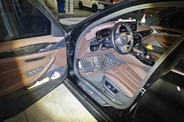 Used BMW 5 Series 2022 Second Facelift 525Li M Sport Package Driver Seat