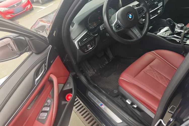 Used BMW 5 Series 2022 Restyled 530Li Leading Edition M Sport Package Driver Seat