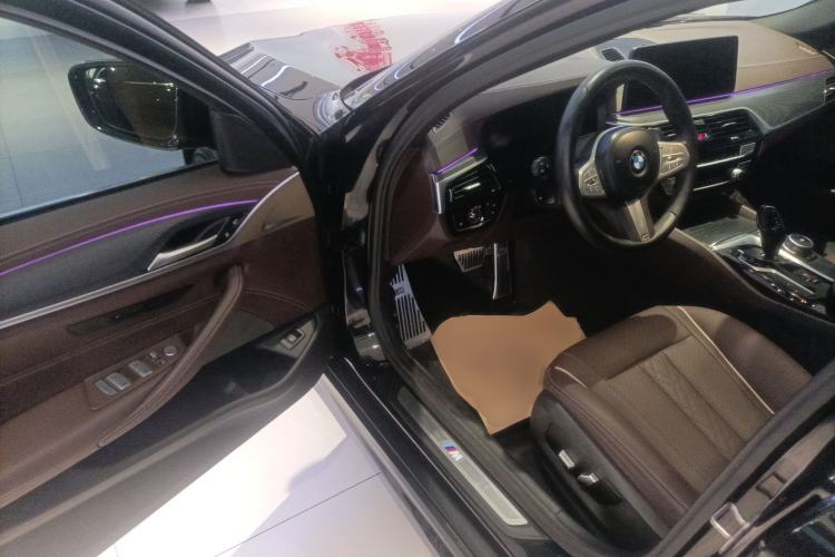 Used BMW 5 Series 2022 Second Facelift 530Li Leading Edition M Sport Package Driver Seat