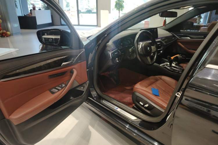 Used BMW 5 Series 2022 Second Facelift 525Li M Sport Package Driver Seat