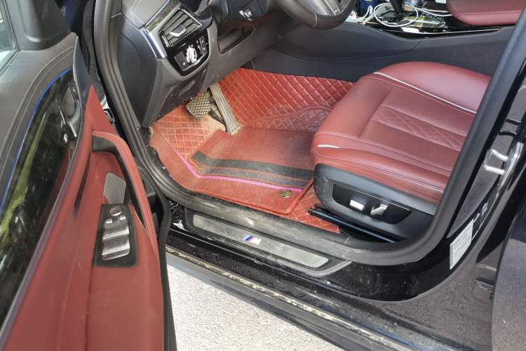 Used BMW 5 Series 2022 Restyled 525Li M Sport Package Driver Seat