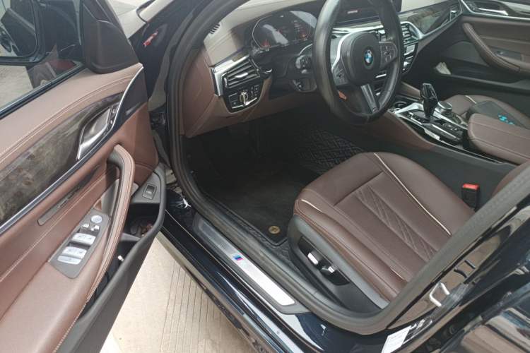 Used BMW 5 Series 2022 Second Facelift 525Li M Sport Package Driver Seat
