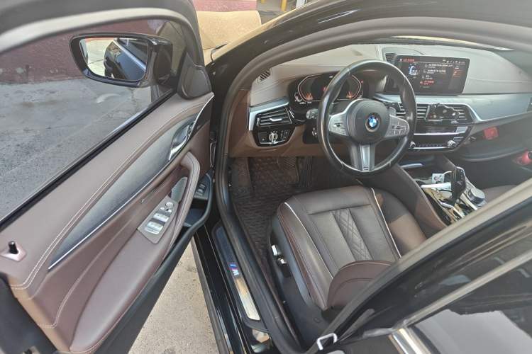 Used BMW 5 Series 2022 Second Facelift 530Li Leading Edition M Sport Package Driver Seat