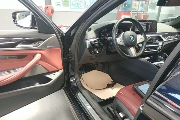 Used BMW 5 Series 2022 Second Facelift 525Li M Sport Package Driver Seat