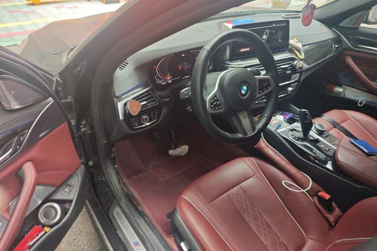 Used BMW 5 Series 2022 525Li M Sport Package Driver Seat